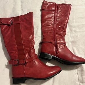 Size 8 women red boot